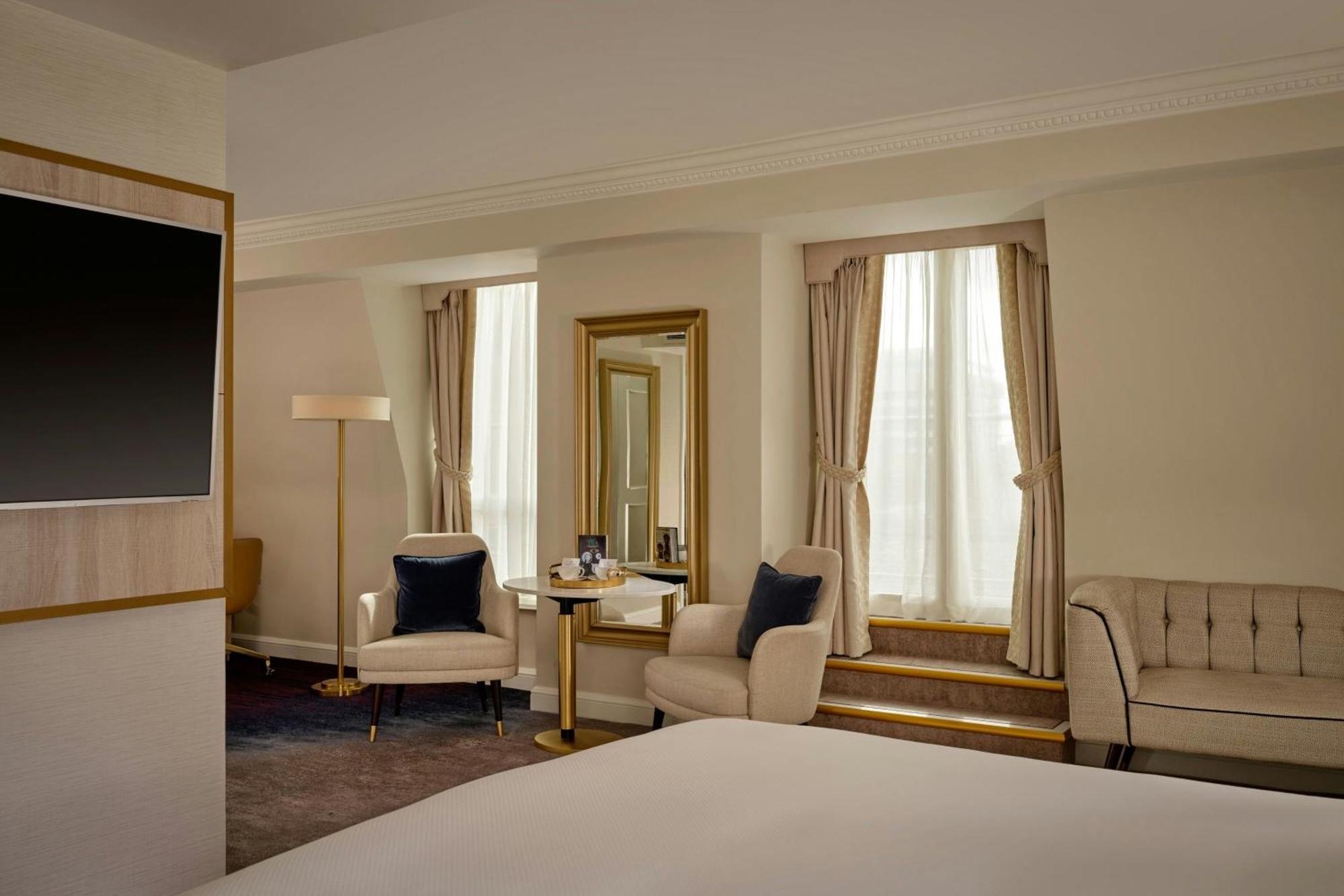 The College Green Dublin Hotel, Autograph Collection מראה חיצוני תמונה